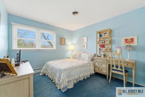 94 Calvert Avenue Edison NJ 08820