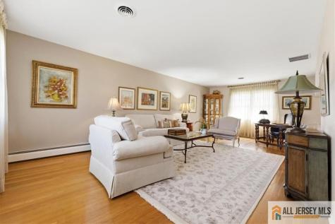 94 Calvert Avenue Edison NJ 08820