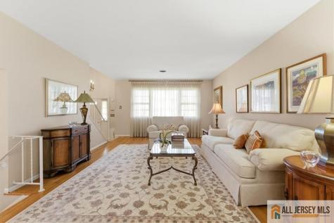 94 Calvert Avenue Edison NJ 08820