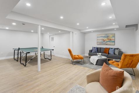 6 Ryan Road Cranbury NJ 08512