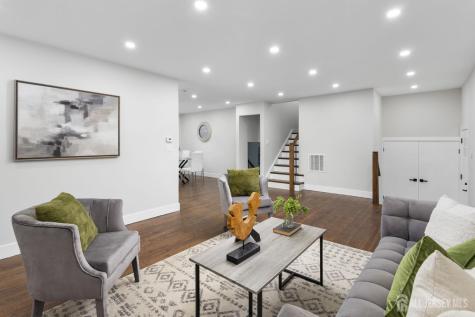 6 Ryan Road Cranbury NJ 08512