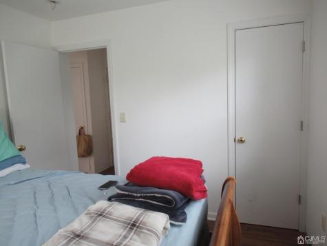 68 Macarthur Avenue Sayreville NJ 08872