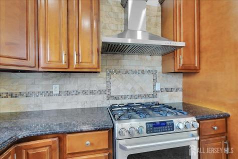 95 E Calvert Avenue Edison NJ 08820