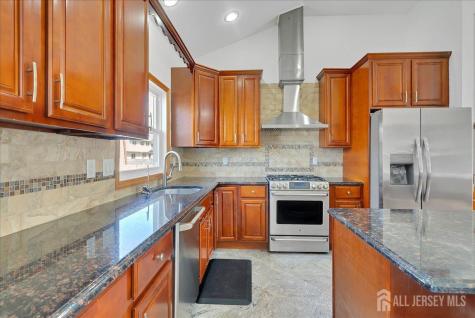 95 E Calvert Avenue Edison NJ 08820