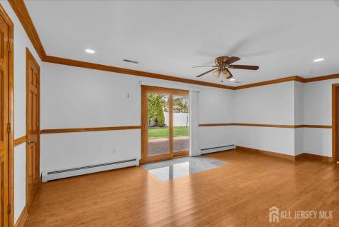 95 E Calvert Avenue Edison NJ 08820