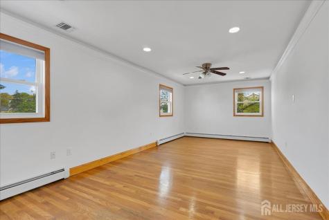 95 E Calvert Avenue Edison NJ 08820