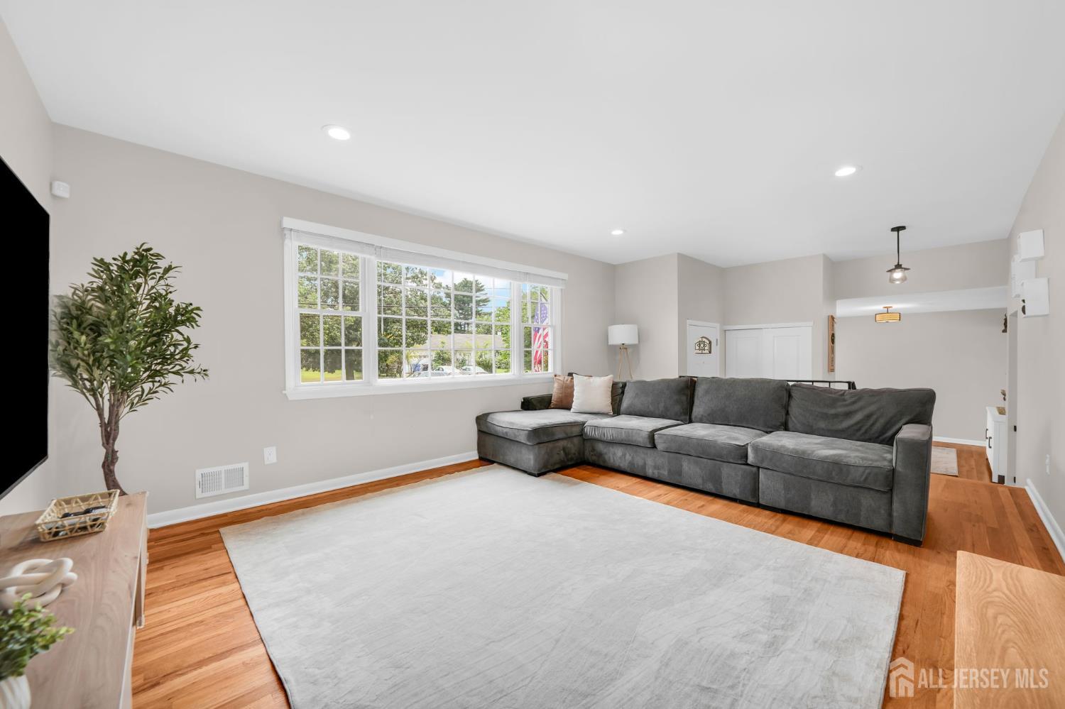 76 Seymour Terrace Piscataway NJ 08854