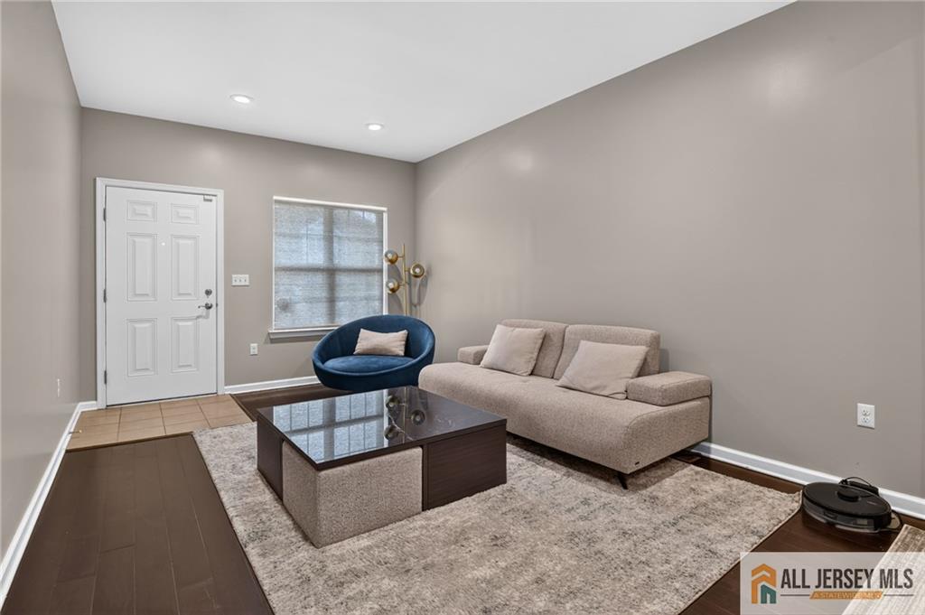 64 Andrews Way Piscataway NJ 08854