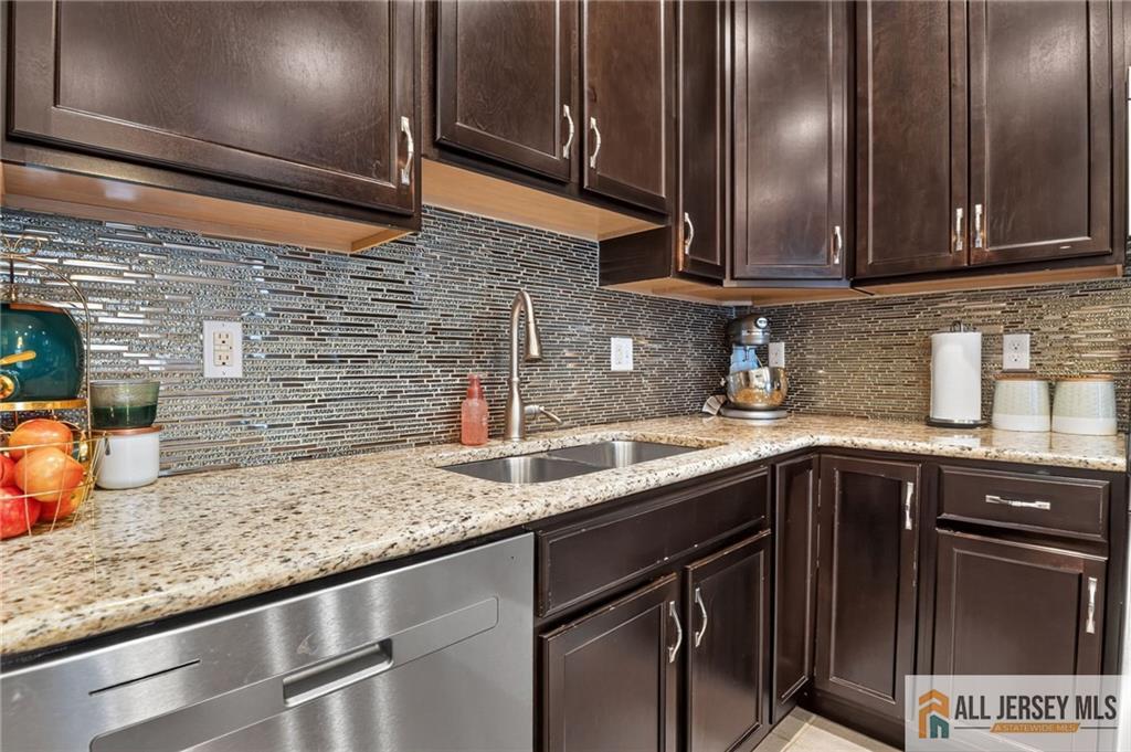 64 Andrews Way Piscataway NJ 08854