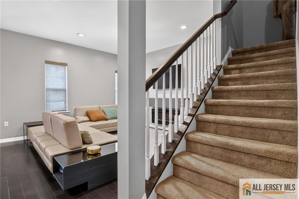 64 Andrews Way Piscataway NJ 08854