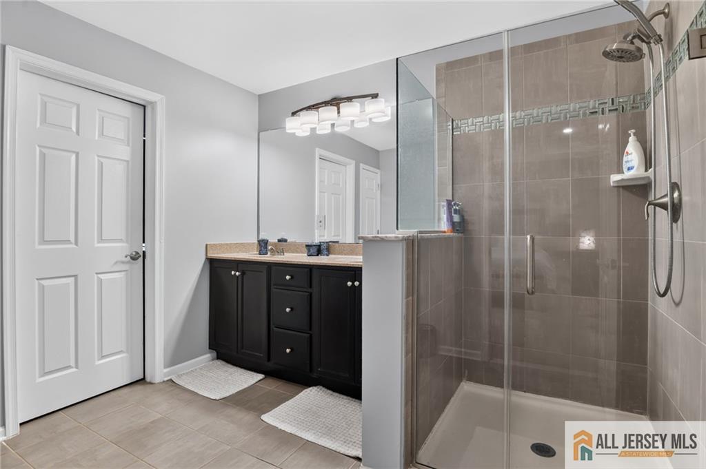 64 Andrews Way Piscataway NJ 08854