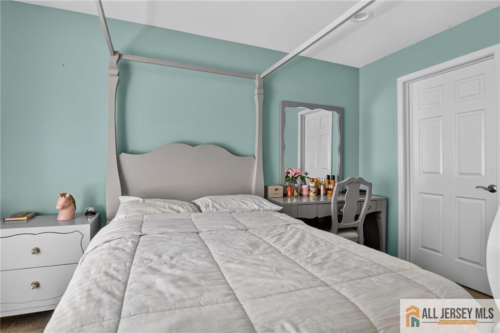 64 Andrews Way Piscataway NJ 08854
