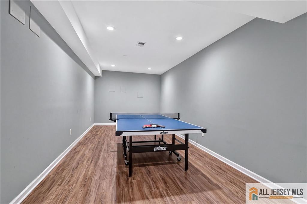 64 Andrews Way Piscataway NJ 08854