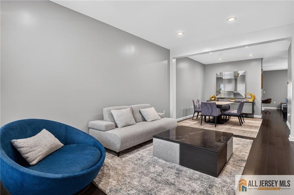 64 Andrews Way Piscataway NJ 08854