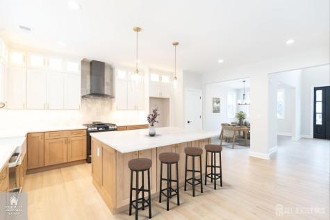 7 Altamont Road Edison NJ 08817