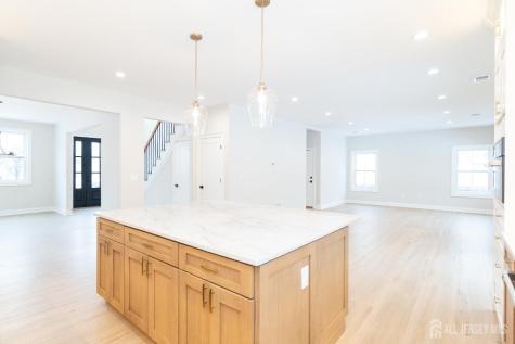 7 Altamont Road Edison NJ 08817