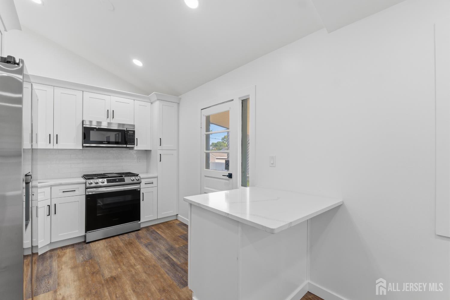 12 Daniel Road Spotswood NJ 08884