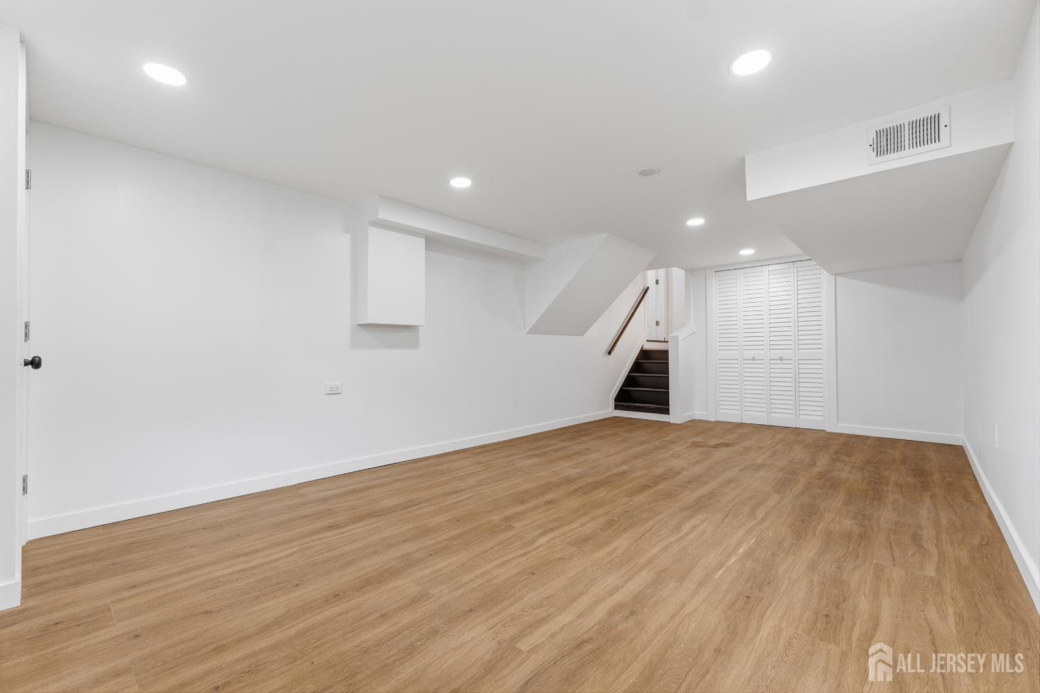 12 Daniel Road Spotswood NJ 08884