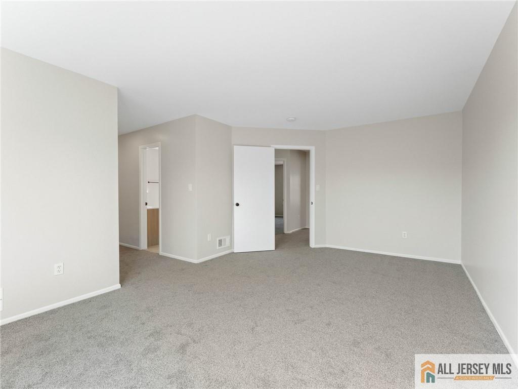 18 Spruce Street Jamesburg NJ 08831