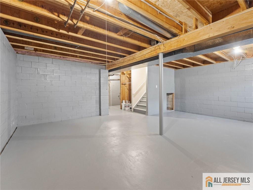 18 Spruce Street Jamesburg NJ 08831
