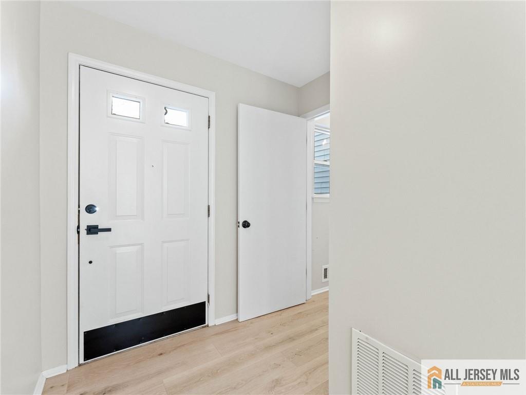 18 Spruce Street Jamesburg NJ 08831