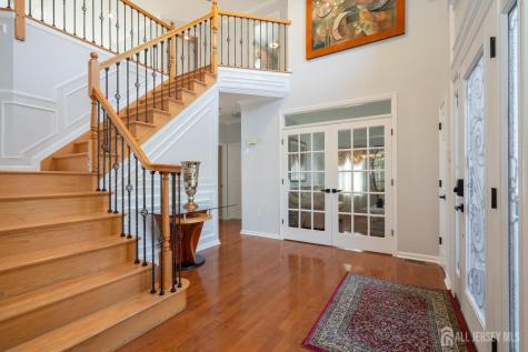 6 Lawrence Court Monroe NJ 08831