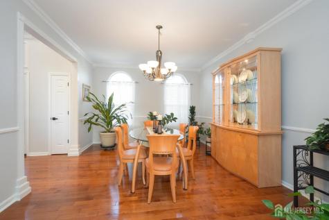 6 Lawrence Court Monroe NJ 08831