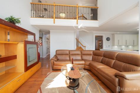 6 Lawrence Court Monroe NJ 08831