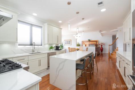 6 Lawrence Court Monroe NJ 08831