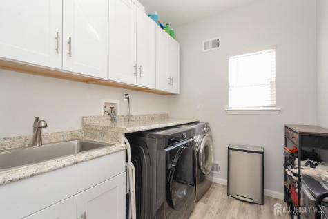 6 Lawrence Court Monroe NJ 08831