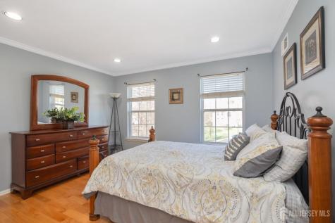 6 Lawrence Court Monroe NJ 08831