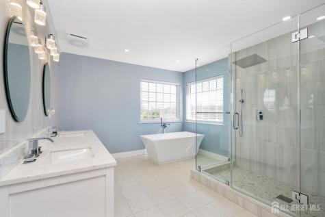 6 Lawrence Court Monroe NJ 08831