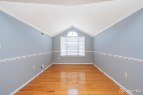 6 Lawrence Court Monroe NJ 08831