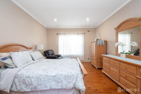 6 Lawrence Court Monroe NJ 08831