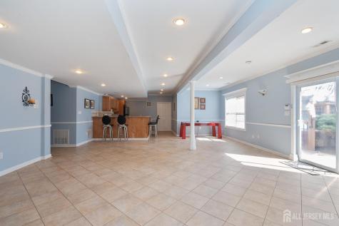 6 Lawrence Court Monroe NJ 08831
