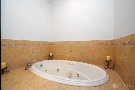 6 Lawrence Court Monroe NJ 08831