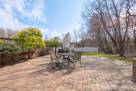 6 Lawrence Court Monroe NJ 08831