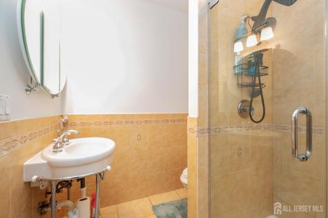 6 Lawrence Court Monroe NJ 08831