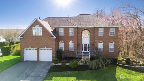 6 Lawrence Court Monroe NJ 08831