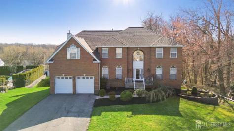6 Lawrence Court Monroe NJ 08831