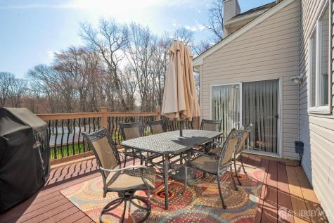 6 Lawrence Court Monroe NJ 08831