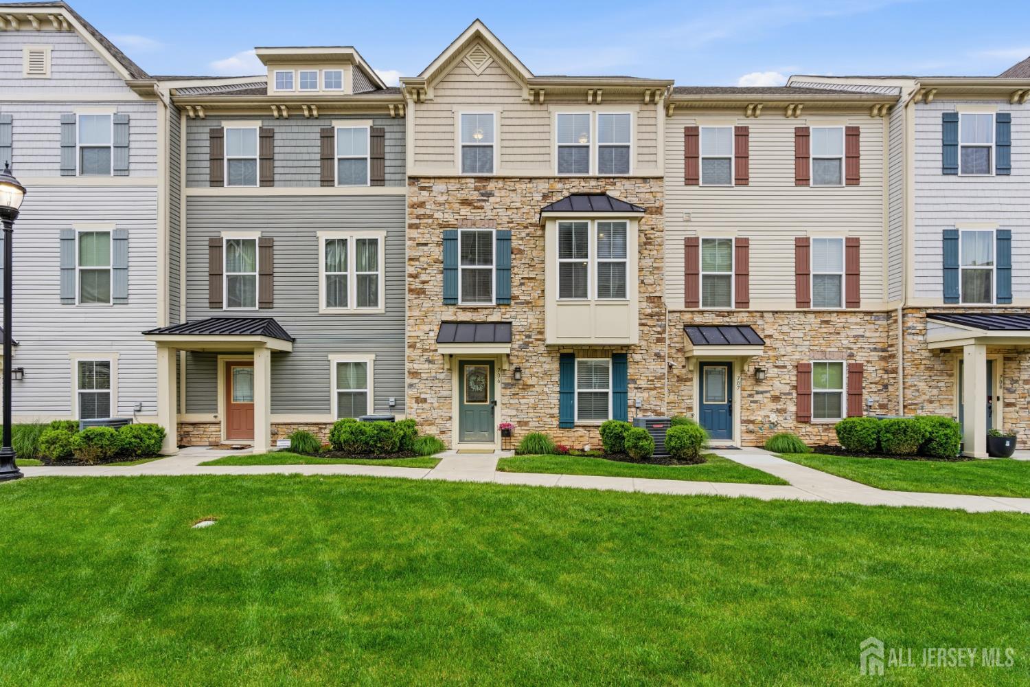 706 Bayside Court South Amboy NJ 08879