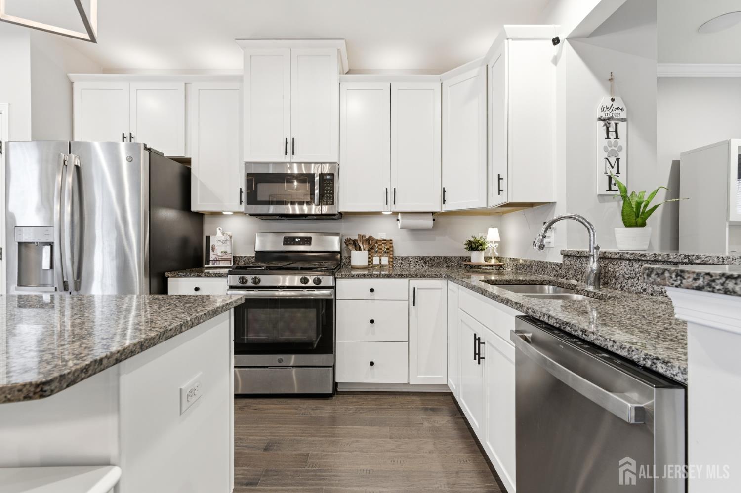 706 Bayside Court South Amboy NJ 08879