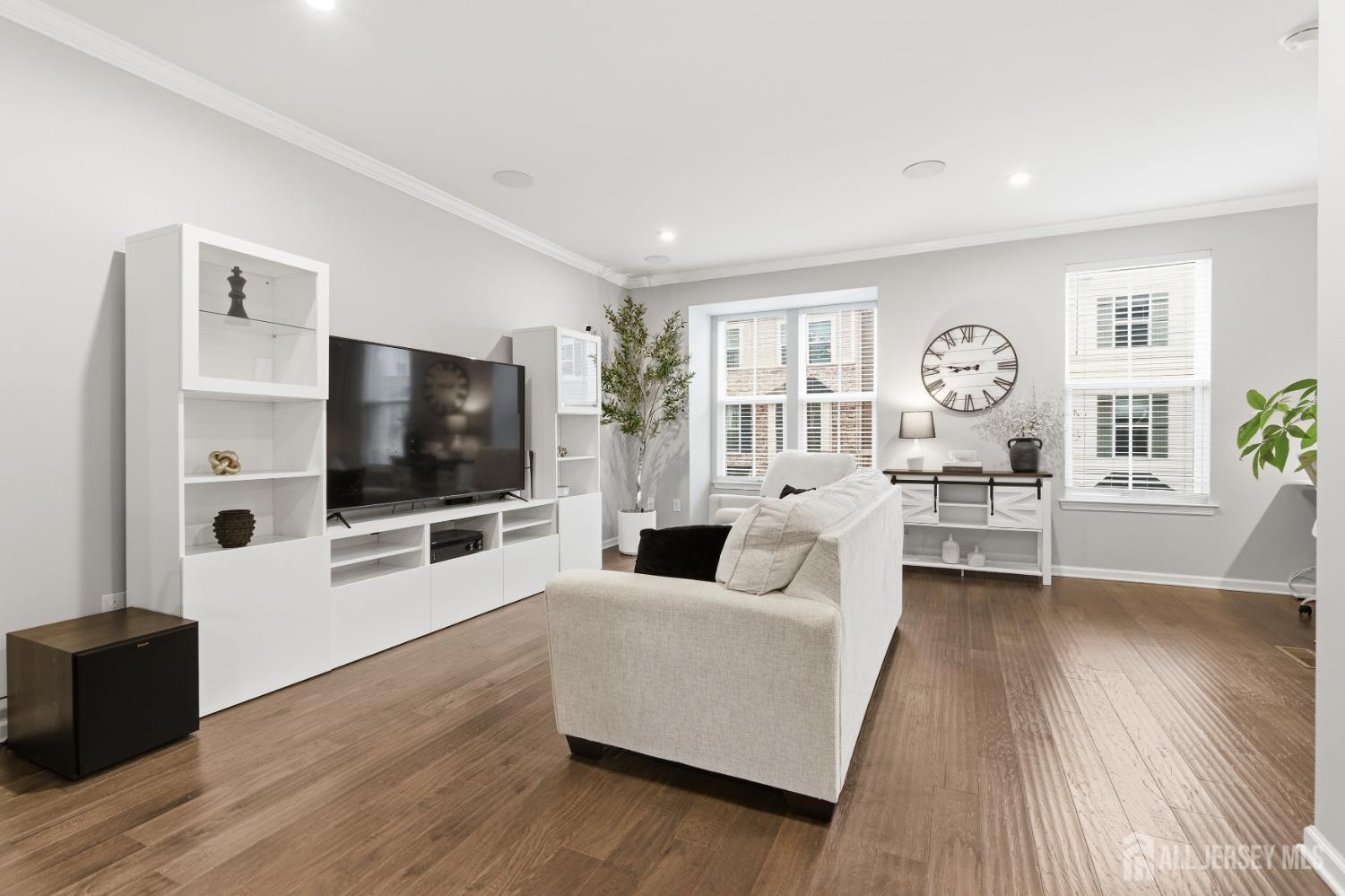 706 Bayside Court South Amboy NJ 08879