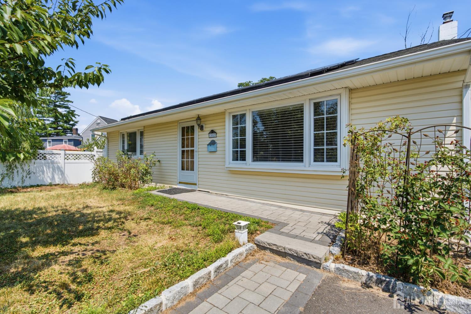 5 Snyder Lane Keyport NJ 07735