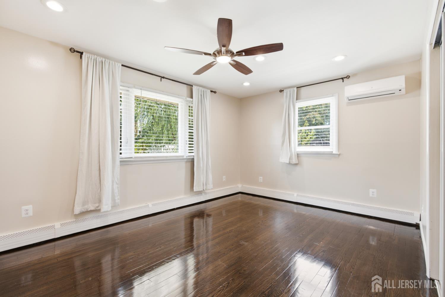 5 Snyder Lane Keyport NJ 07735