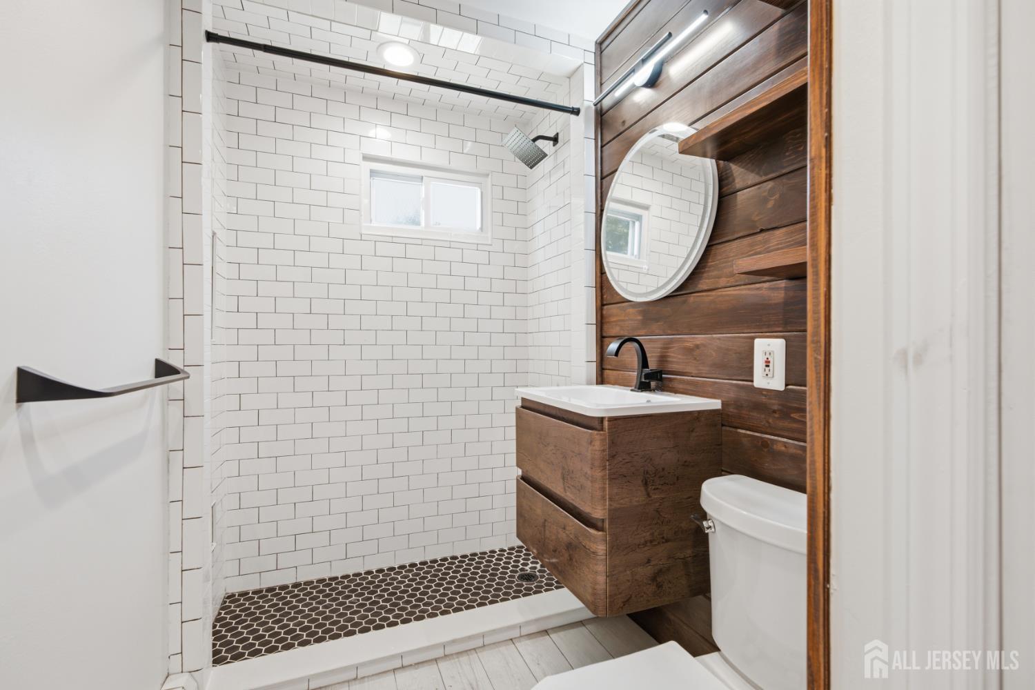 5 Snyder Lane Keyport NJ 07735