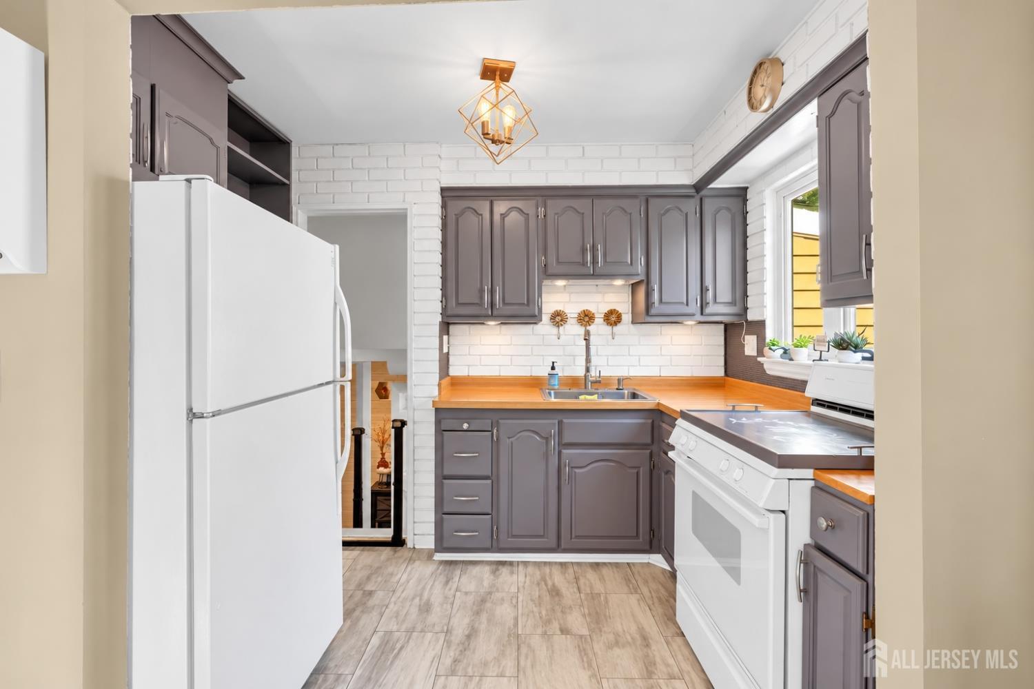 4 Willow Avenue Edison NJ 08817