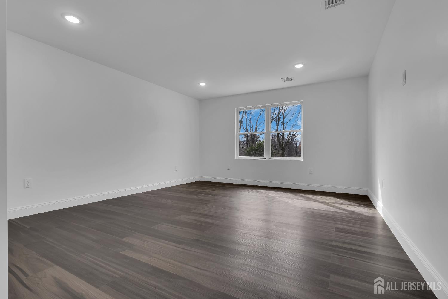86 Fernwood Drive Piscataway NJ 08854