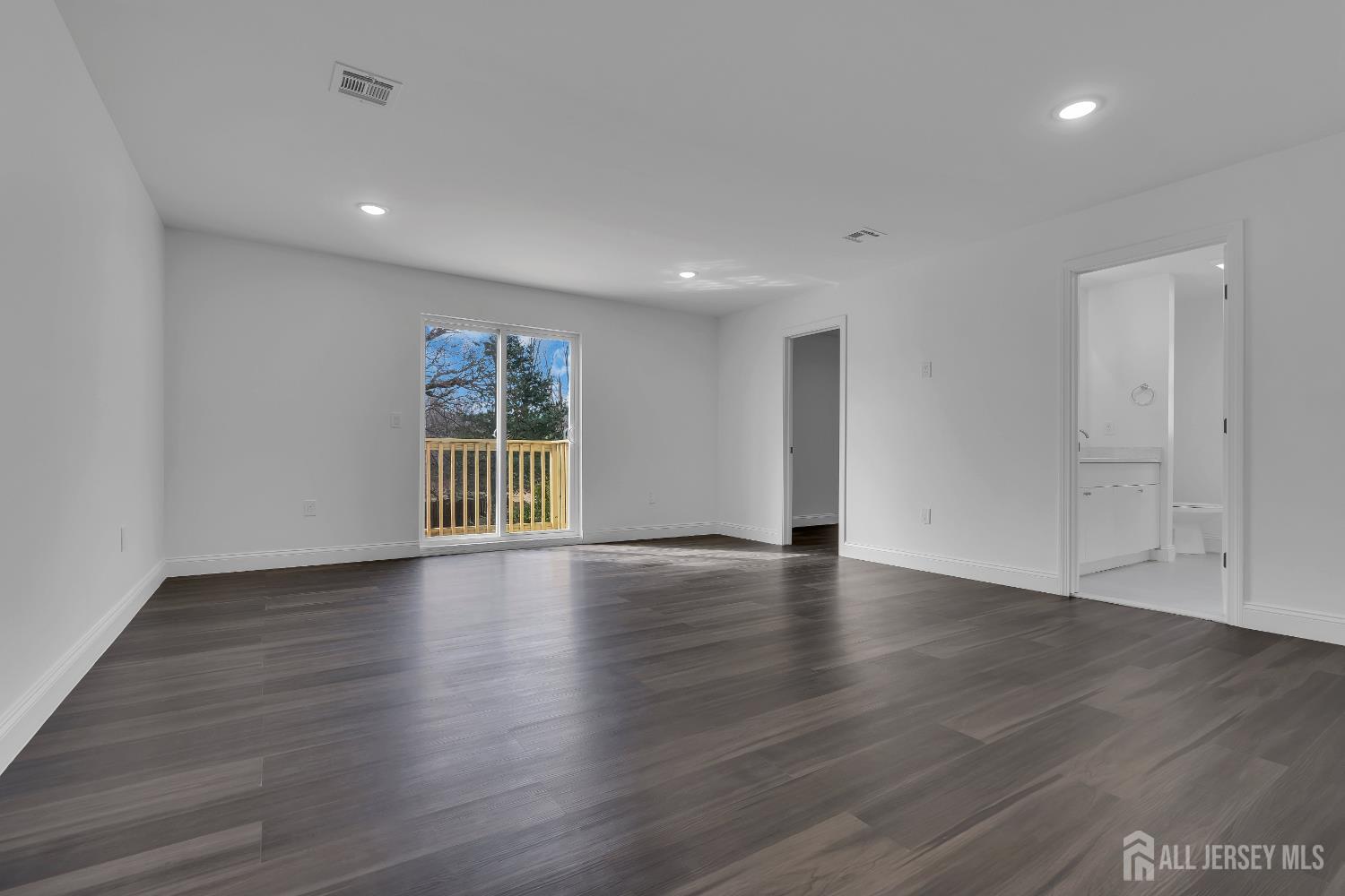 86 Fernwood Drive Piscataway NJ 08854